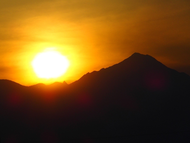 槍ヶ岳と太陽